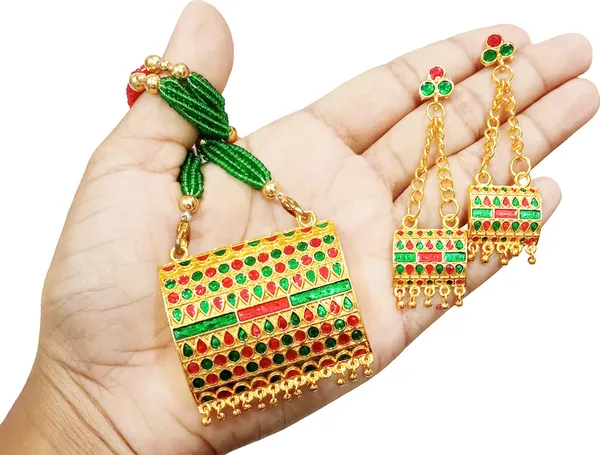 Assamese_Traditional_Red_Green_Colour_Tassel_Jewellery_Set_For_Women